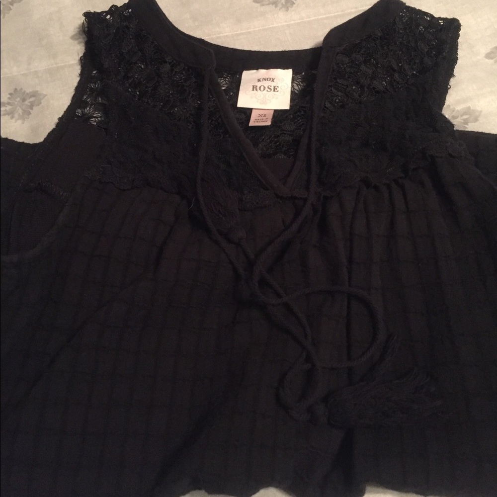 Knox rose layered black tank with tassels